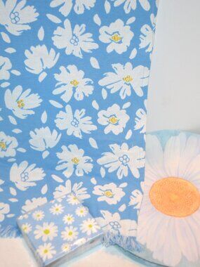 Tabletop Daisy Kind of Day Party Runner Placemats and Napkins